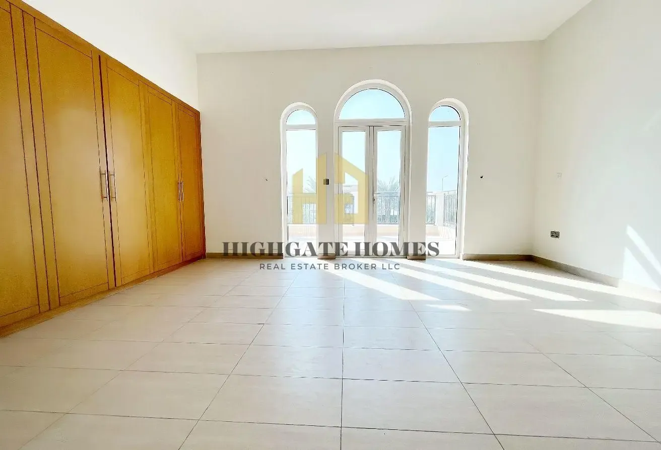 Vacant Soon |Beautifully Landscaped |Stunning Nova