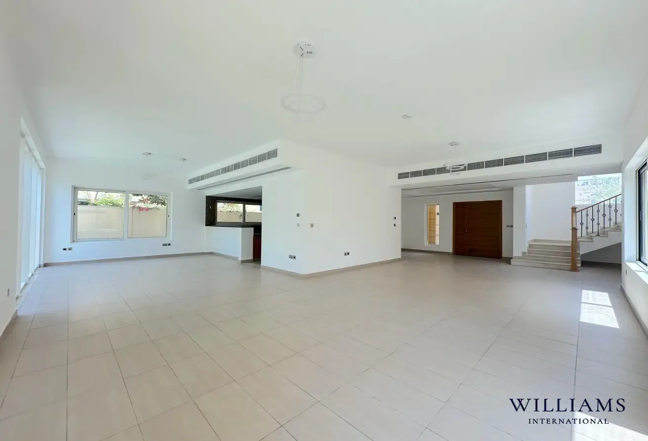 LARGE 7,800 PLOT | CORNER SINGLE ROW | VACANT NOW