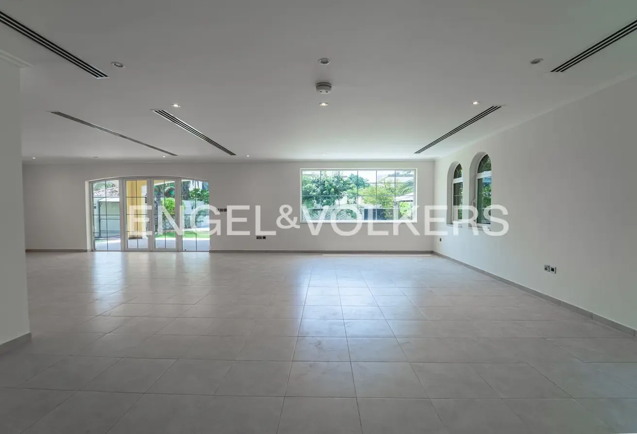 Extended | Internal | Vacant | Away From Cables