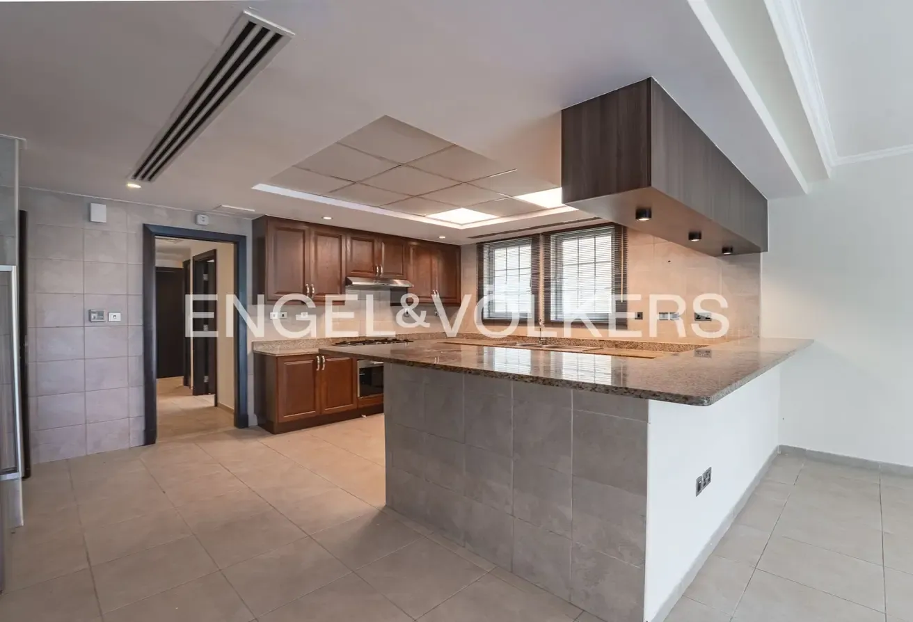 Extended | Internal | Vacant | Away From Cables