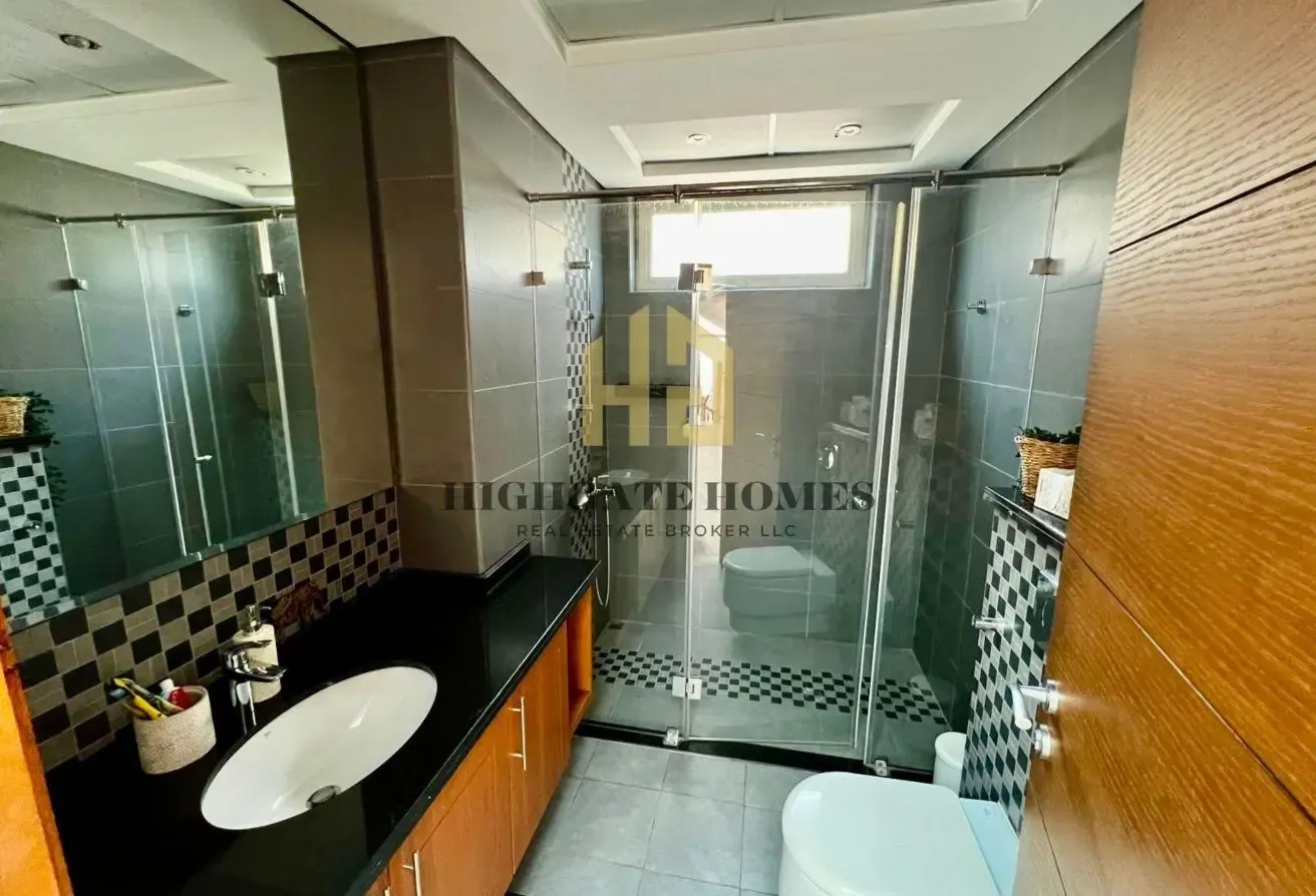 Vacant | Near Park | Single Row | Flexible Viewing
