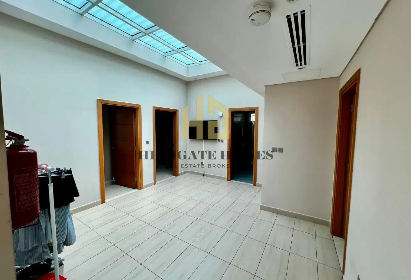 Vacant | Near Park | Single Row | Flexible Viewing