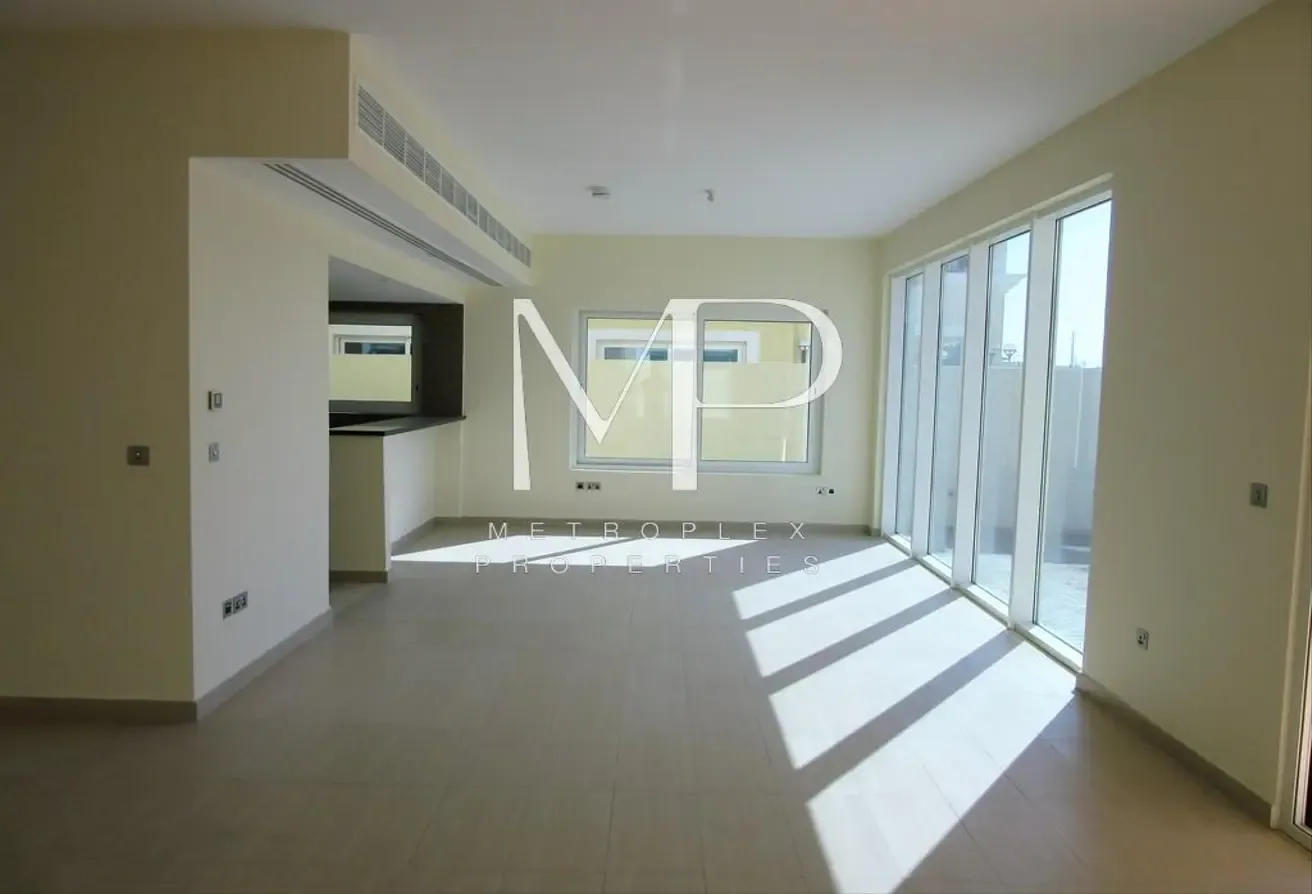 Legacy Nova 4BR Villa | Huge Plot | Vacant