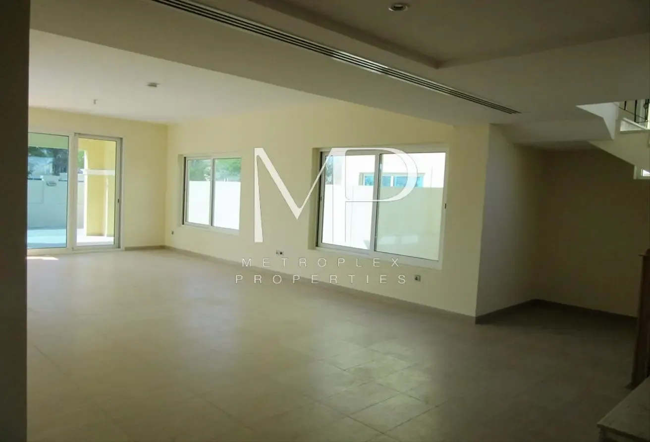 Legacy Nova 4BR Villa | Huge Plot | Vacant