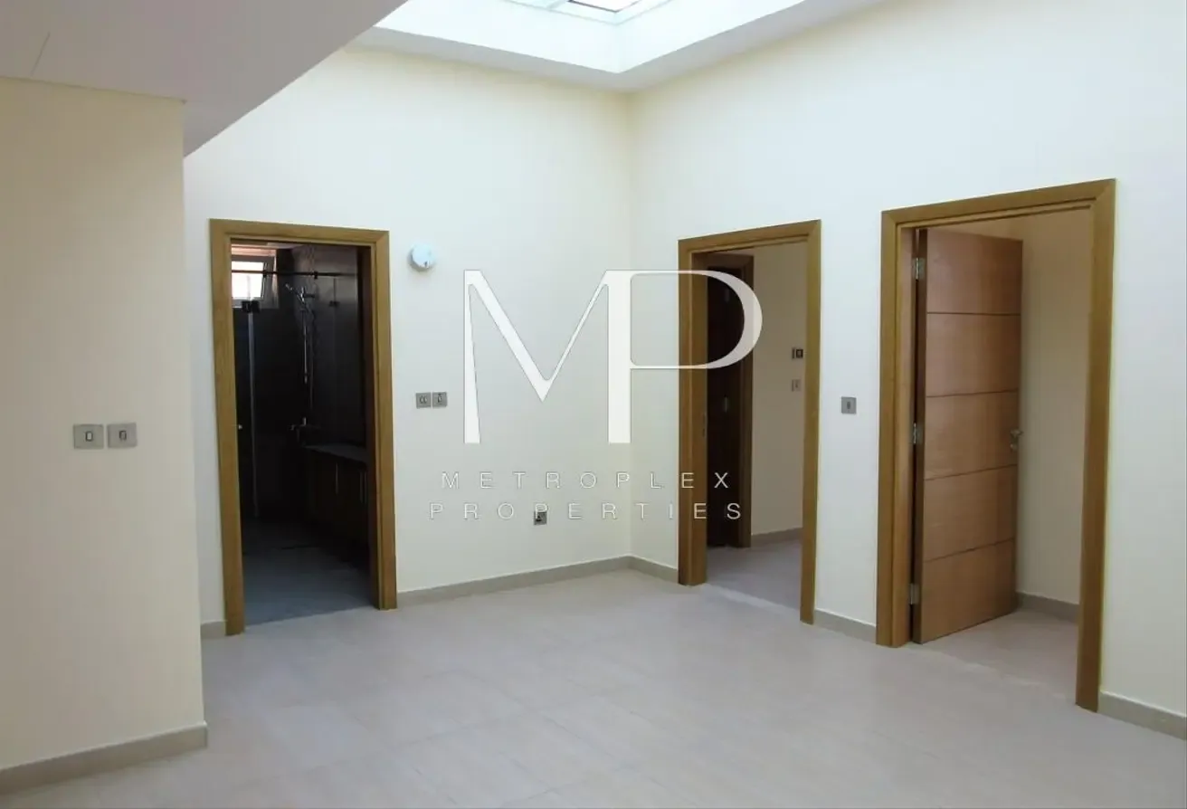 Legacy Nova 4BR Villa | Huge Plot | Vacant