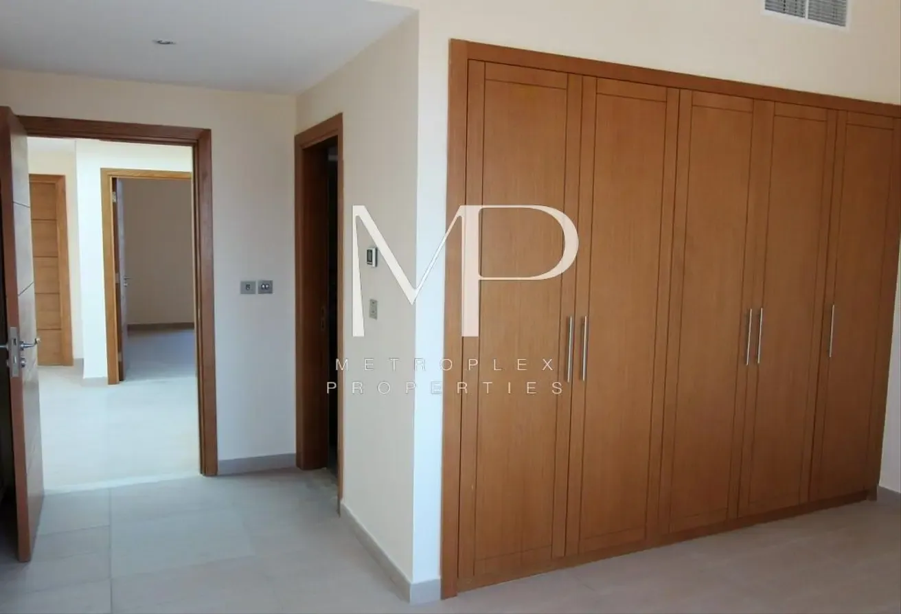 Legacy Nova 4BR Villa | Huge Plot | Vacant