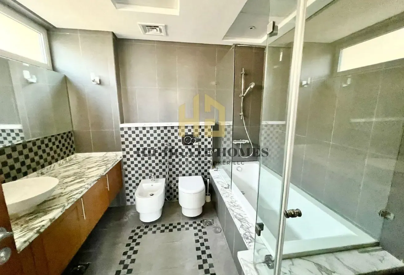 Corner Nova | Big Plot | Vacant NOW