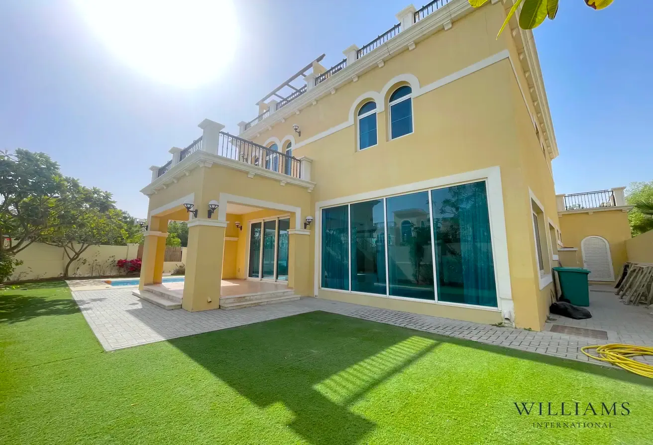 4 BED | BIG PLOT | POOL | VACANT