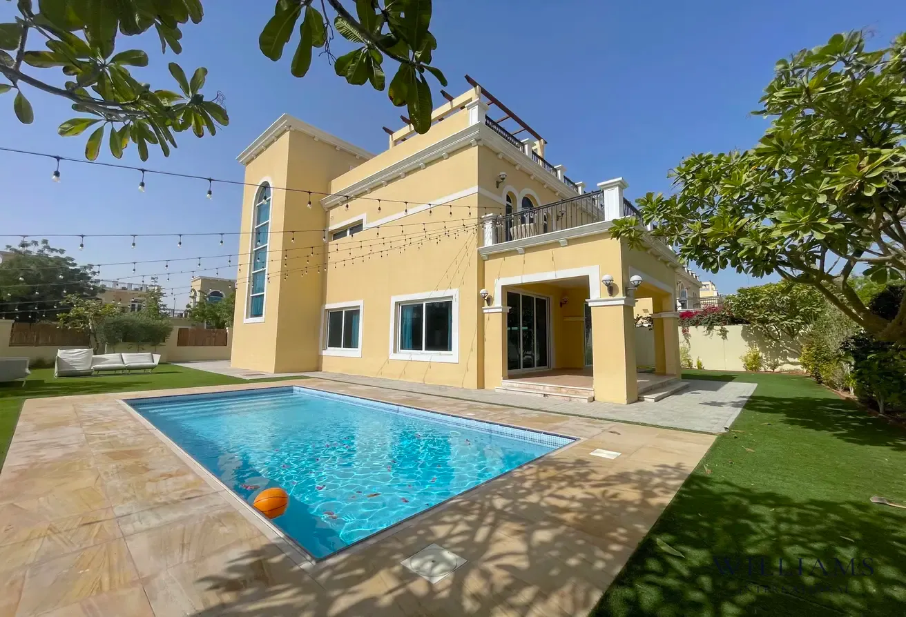 4 BED | BIG PLOT | POOL | VACANT
