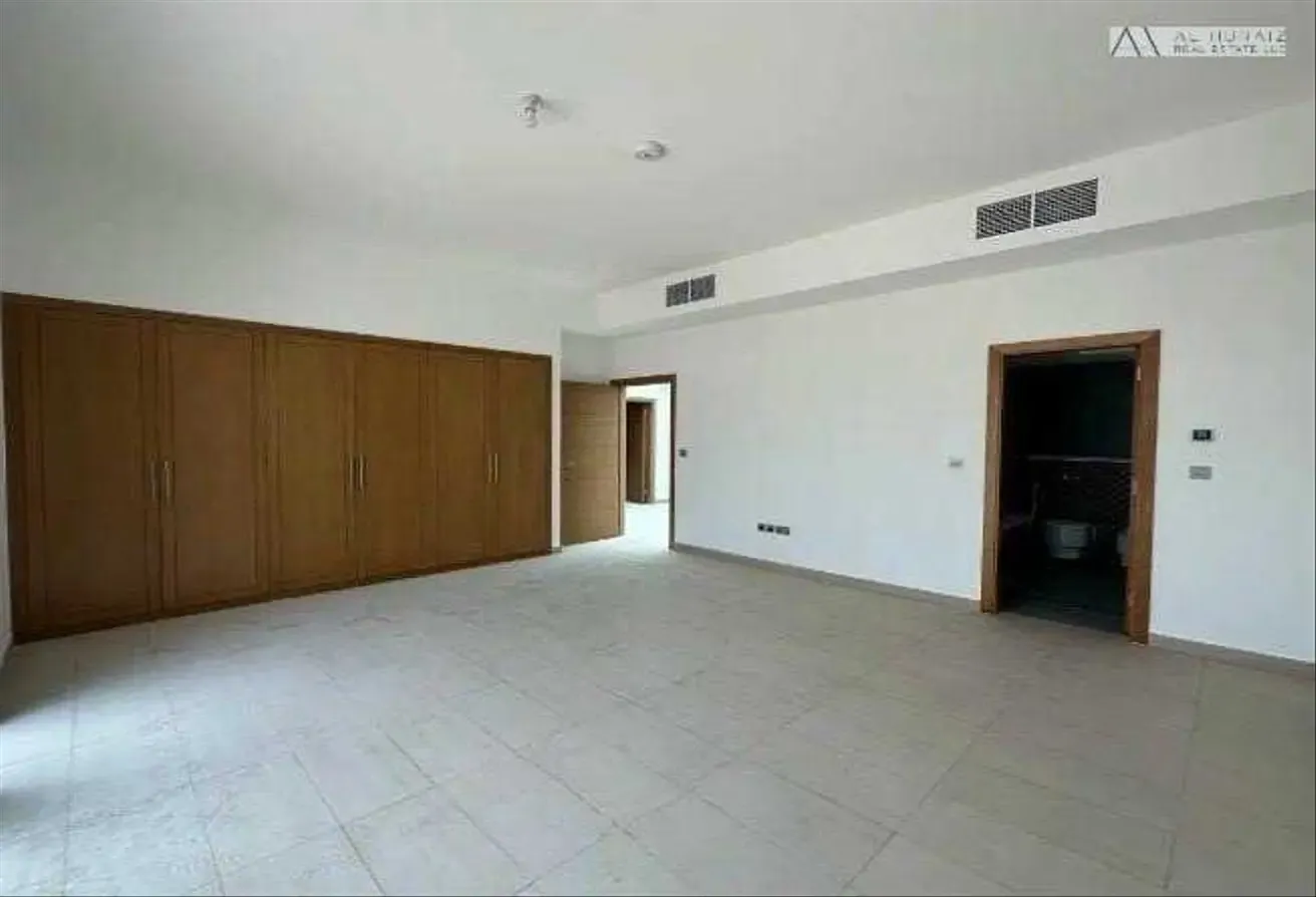Single Row Villa | vacant | Landscaped