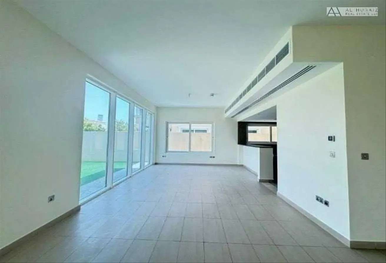 Single Row Villa | vacant | Landscaped