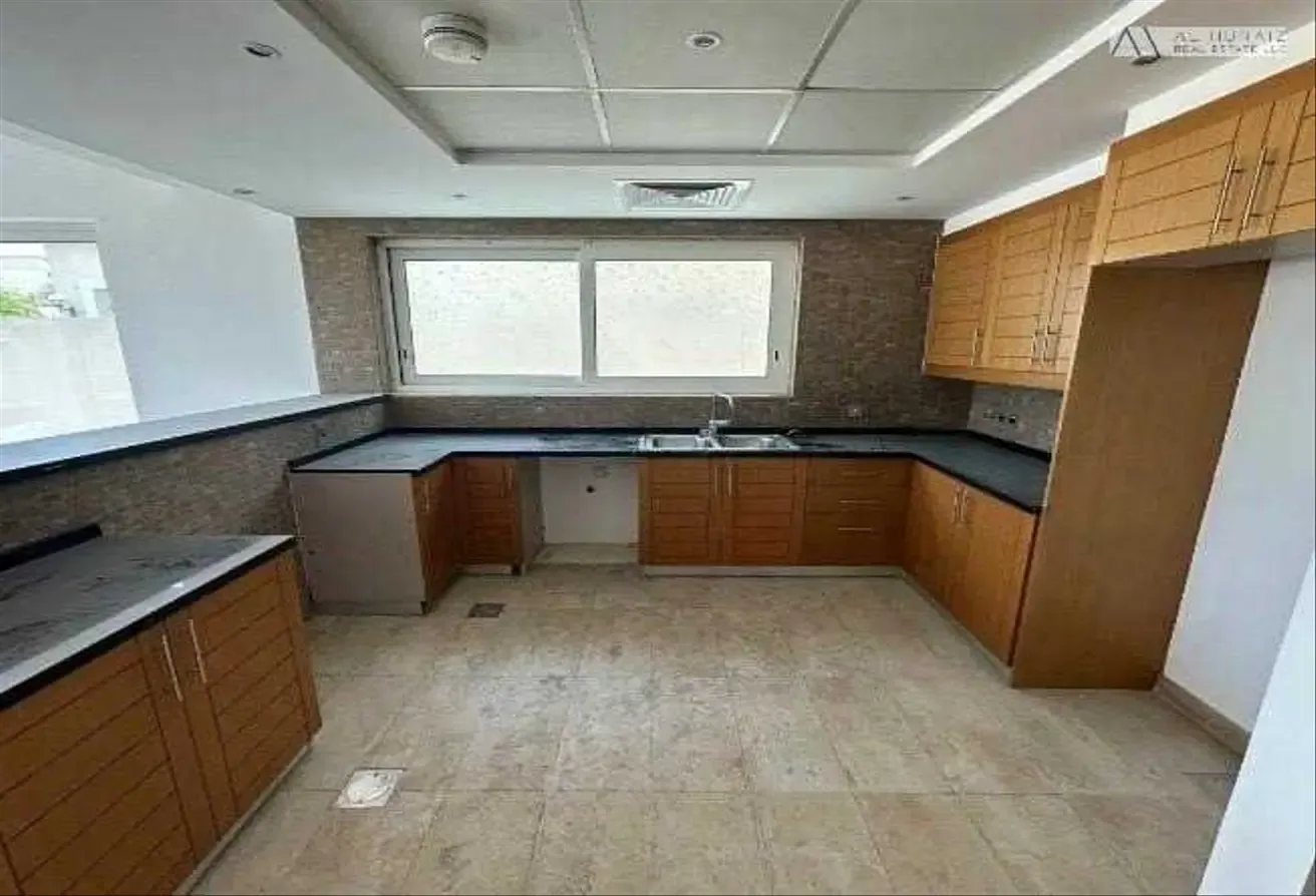 Single Row Villa | vacant | Landscaped