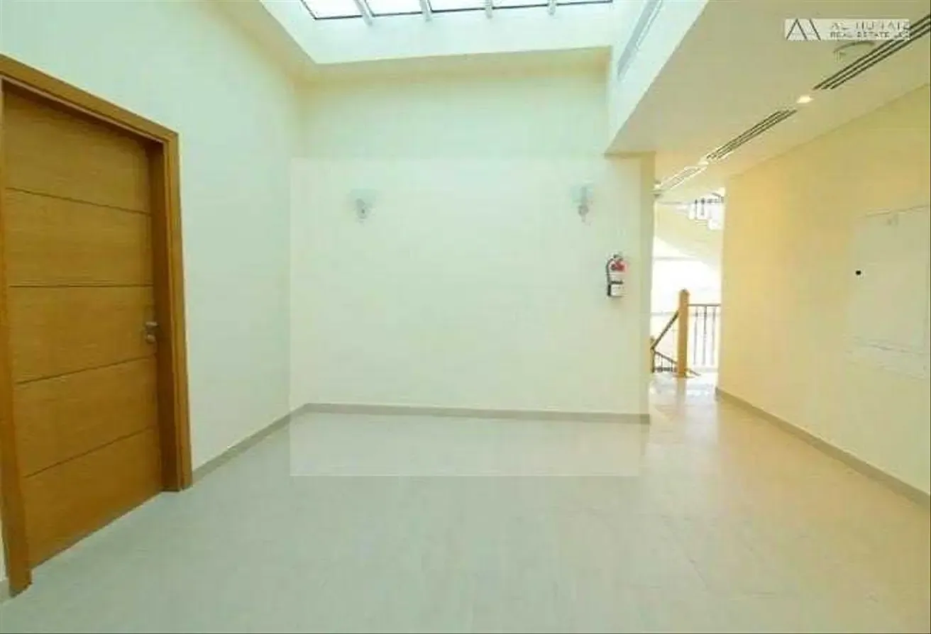 Single Row Villa | vacant | Landscaped