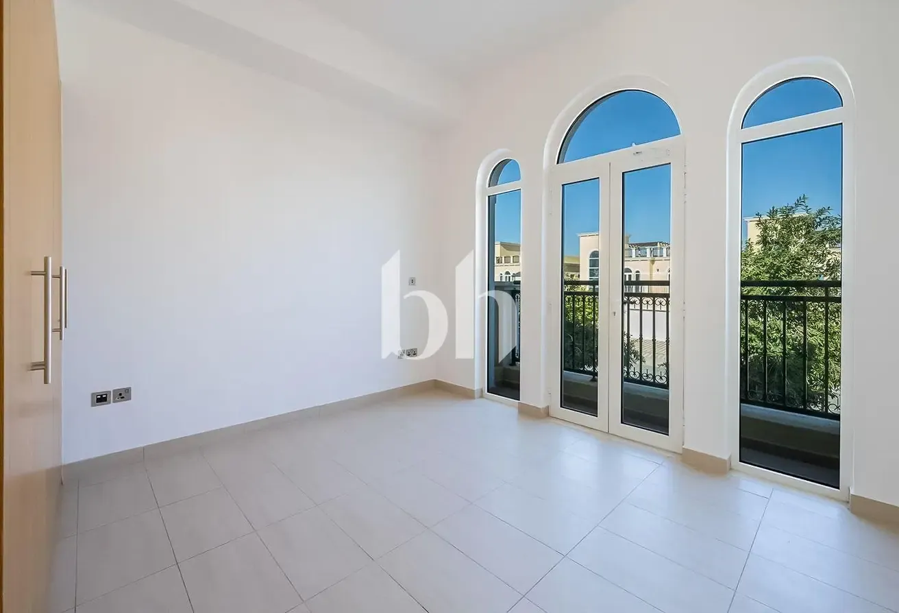Corner Unit | Best Location | 4 bed plus maids