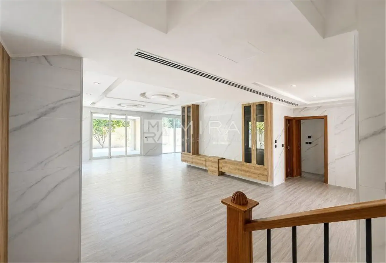 Unfurnished I Large Balcony I Well Maintained