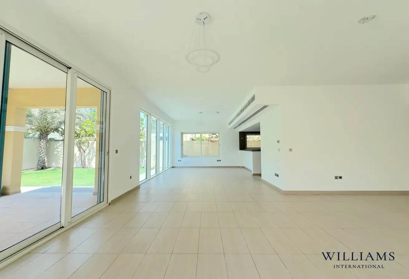 NEGOTIABLE | VACANT | SINGLE ROW | GREAT LOCATION
