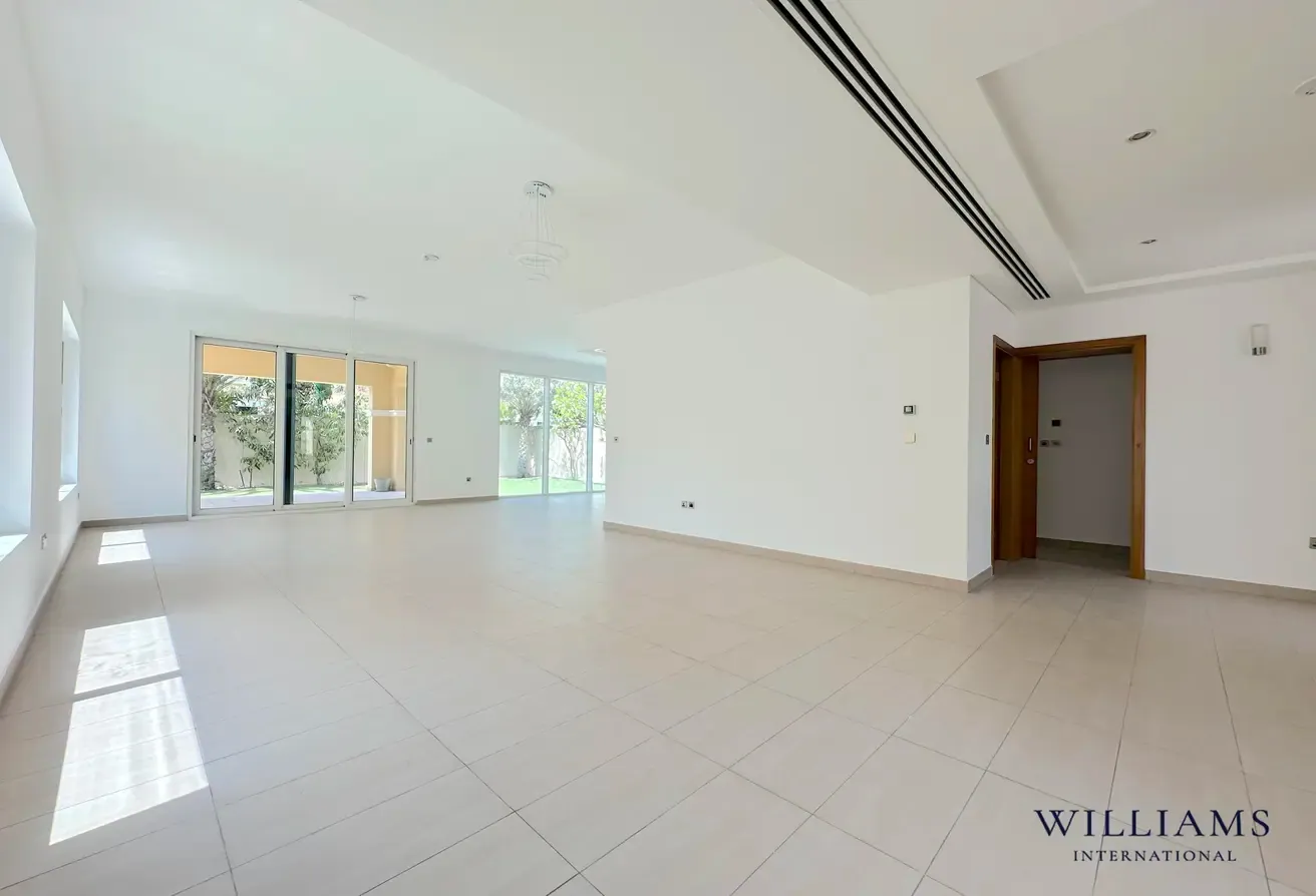 NEGOTIABLE | VACANT | SINGLE ROW | GREAT LOCATION