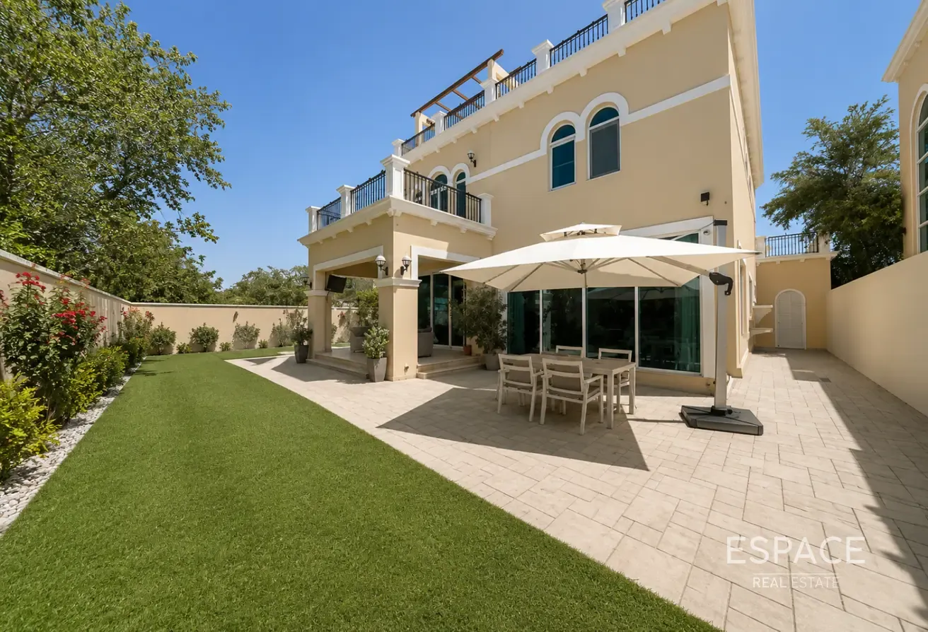 4 Bed Nova | Corner Plot | Well Maintained