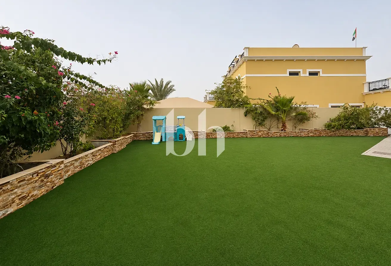 Well maintained | Large plot | Vacant August