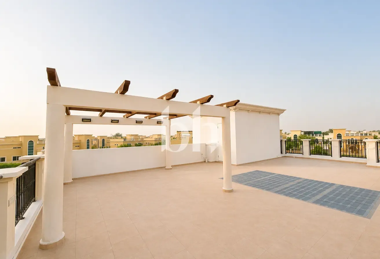Well maintained | Large plot | Vacant August