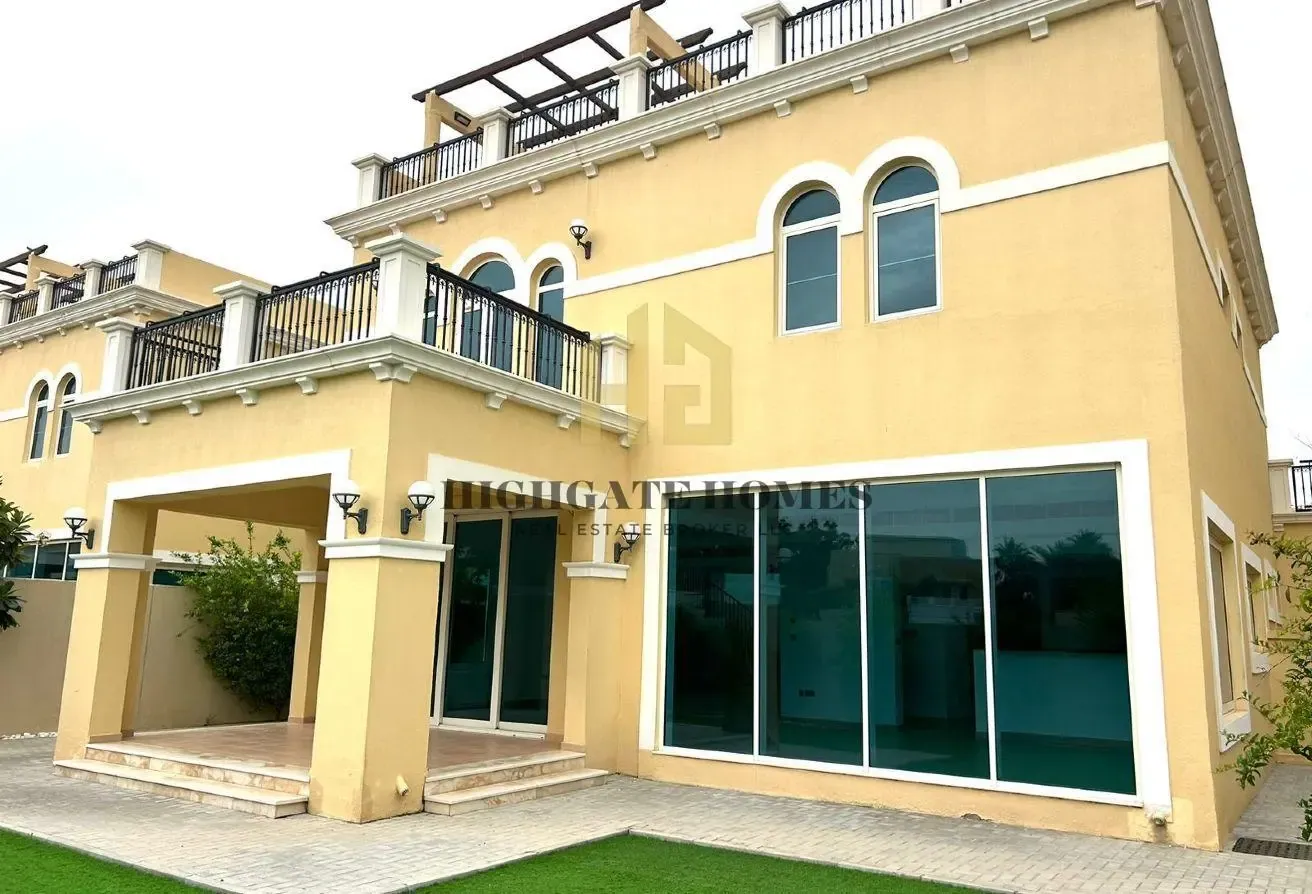 Nova w/ Pool | Beautifully Landscaped | Vacant Now