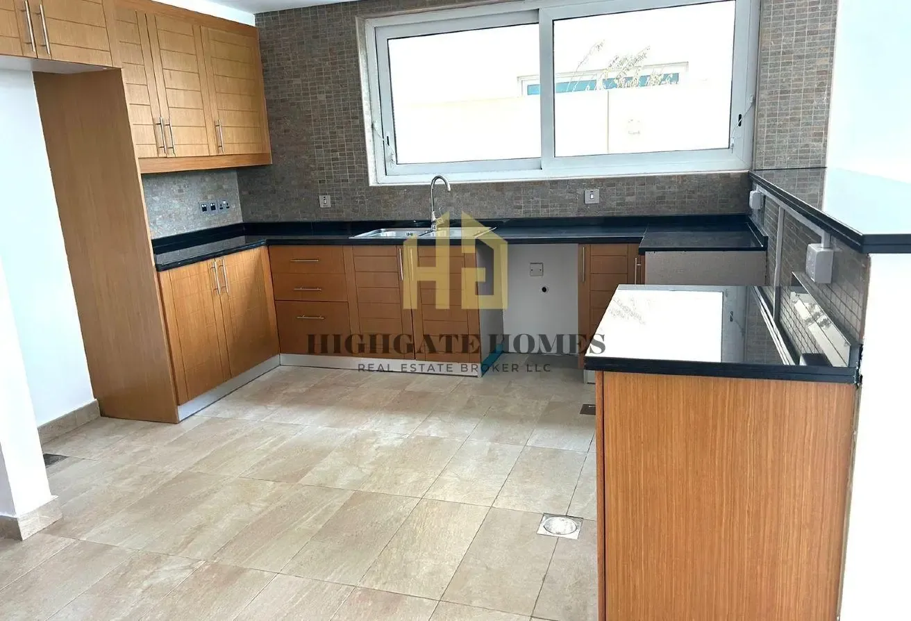 Nova w/ Pool | Beautifully Landscaped | Vacant Now