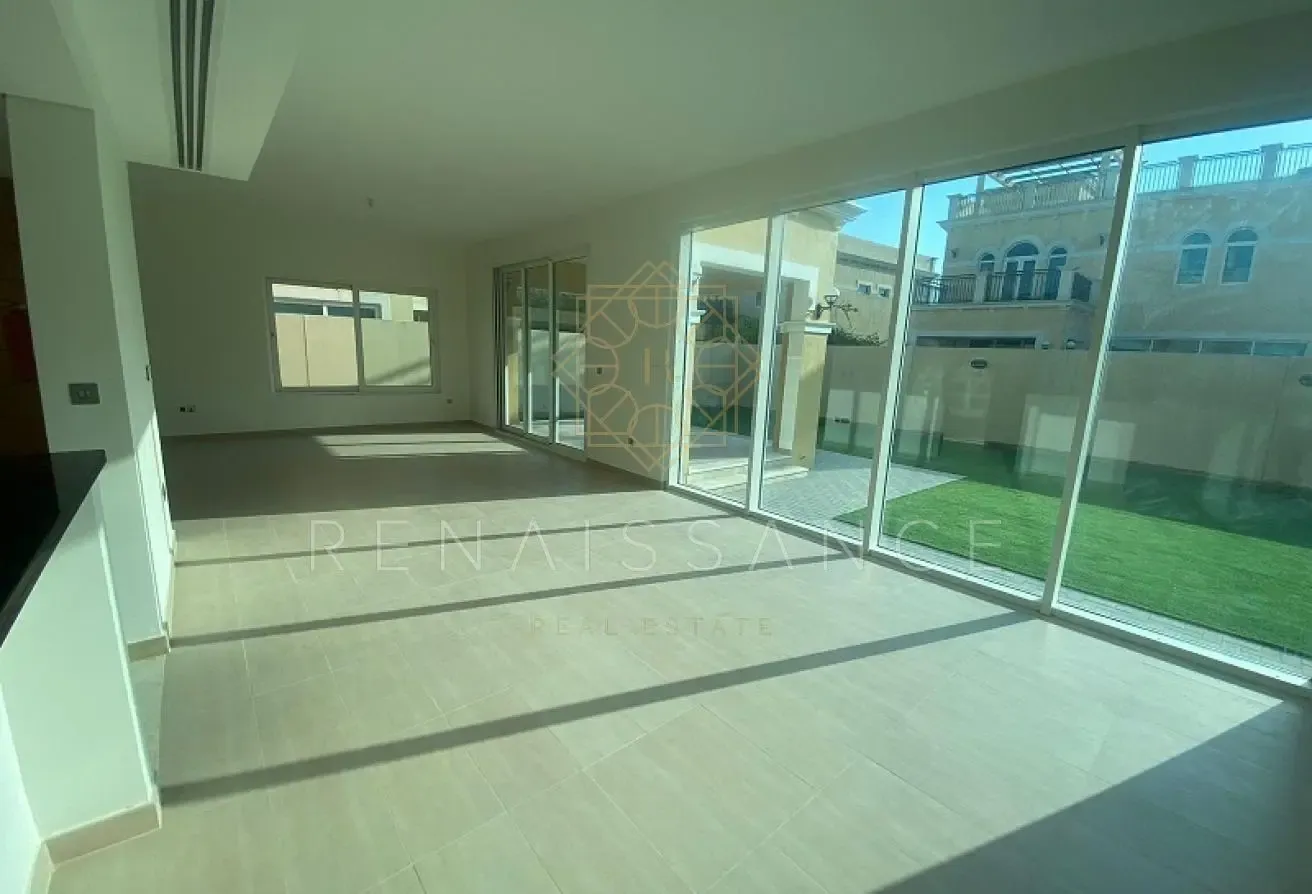 Premium Bright 4BR Villa | Vacant and Ready