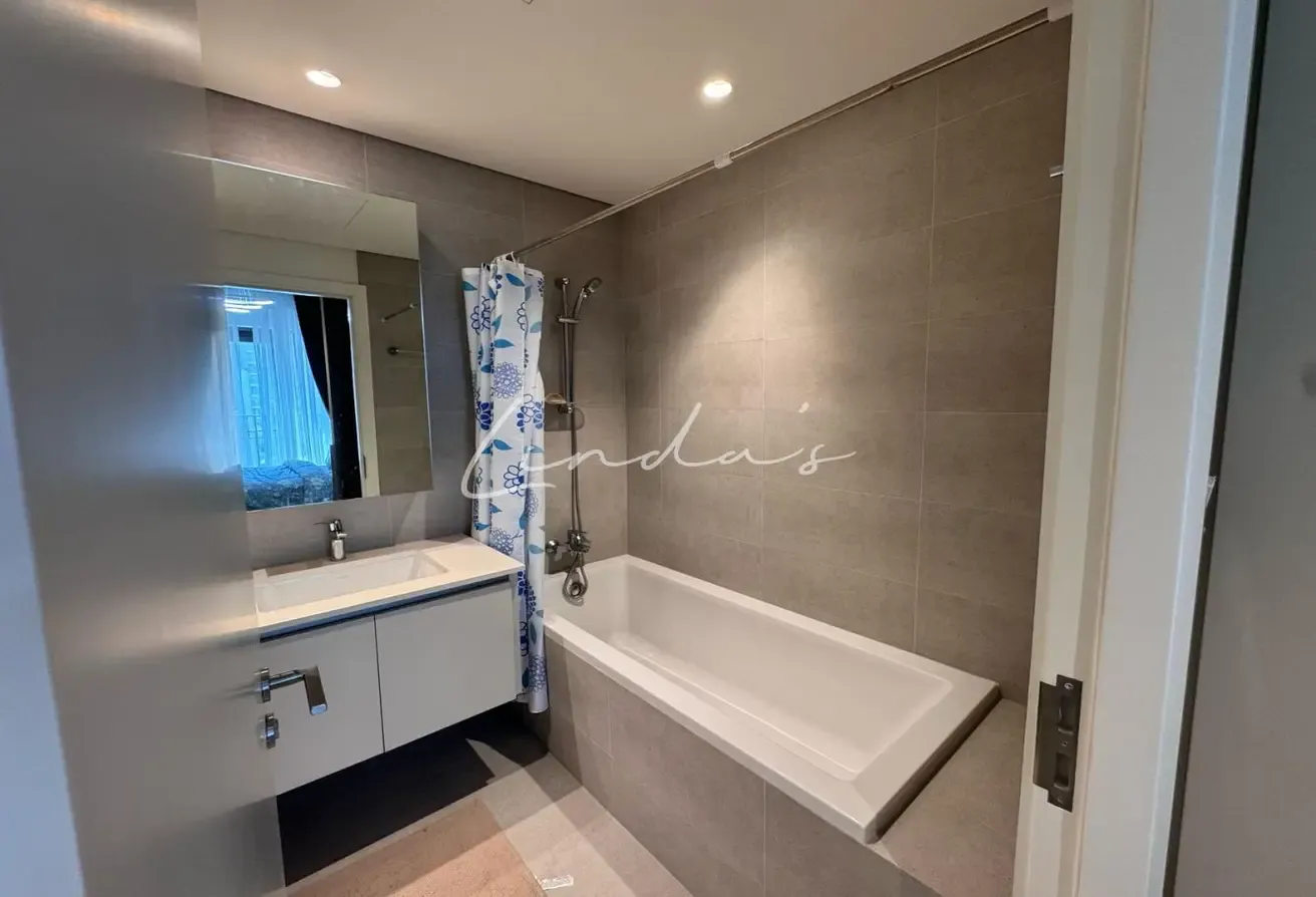 Fully Furnished | Vacant | Community View