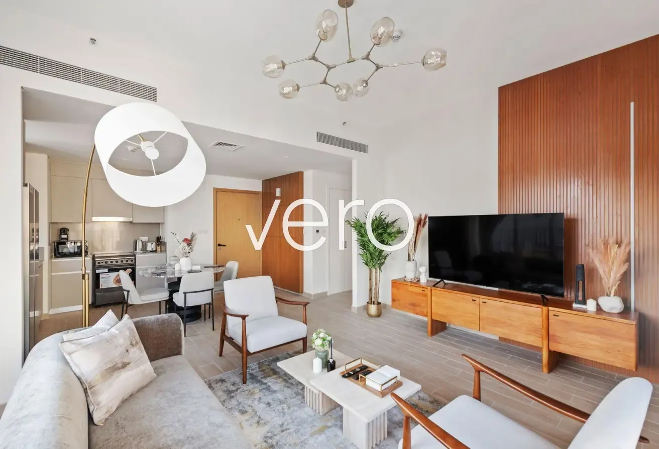 Contemporary 2BR | Beach Access | Vacant