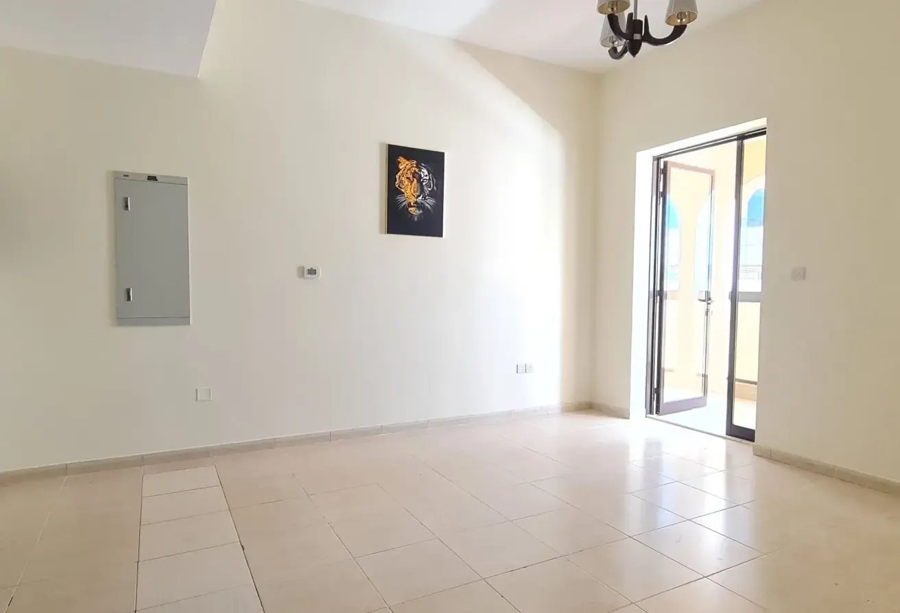 3 BR Apartment in Dubai Silicon Oasis with Balcony