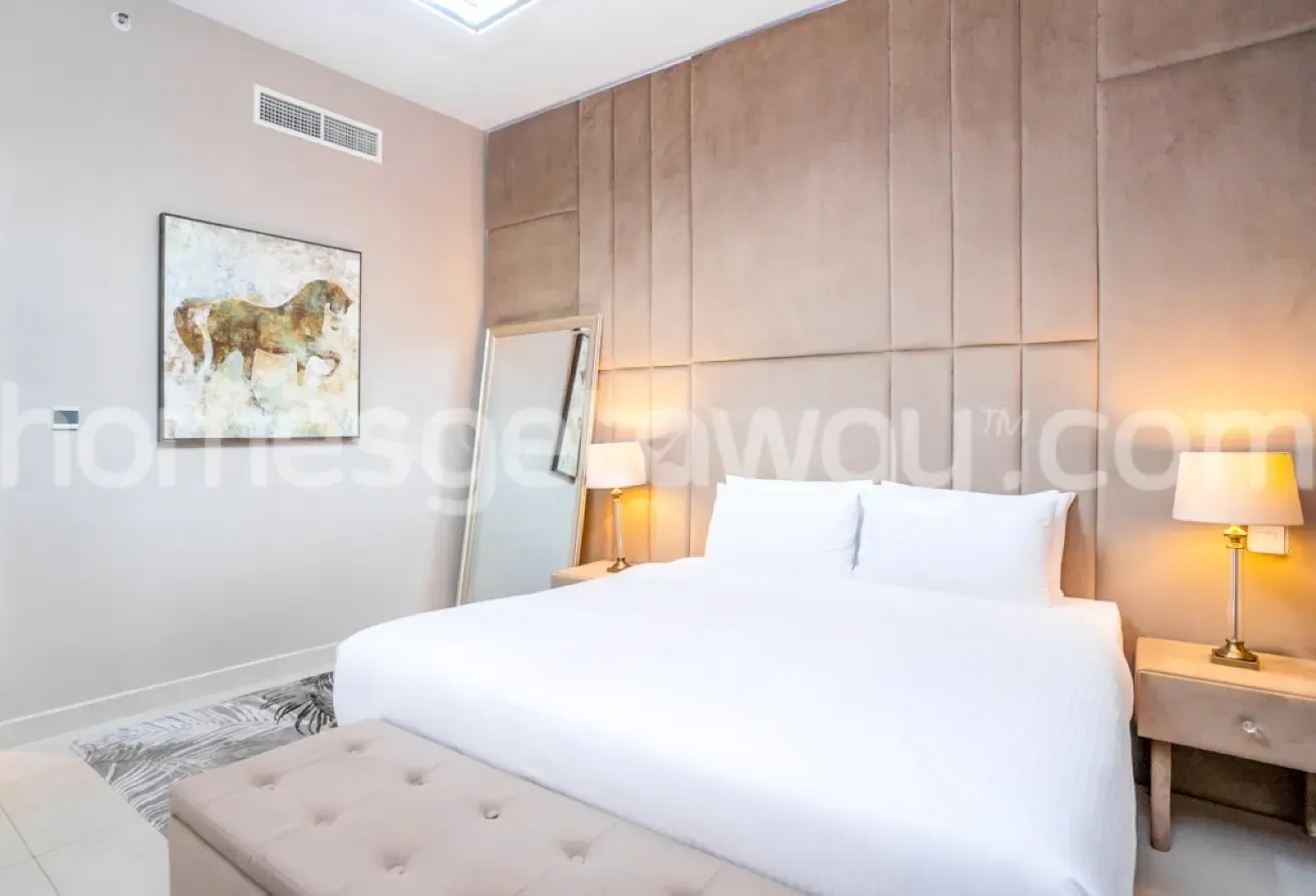 70% discounted 3BR+ Maid's Room| Availabe : Aug 29