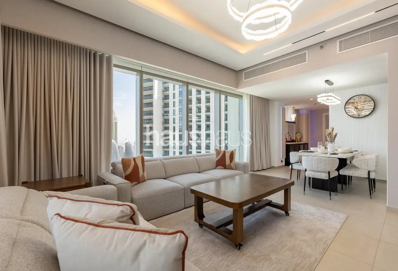 Luxurious 3BR | Burj Khalifa View | Maid’s Room