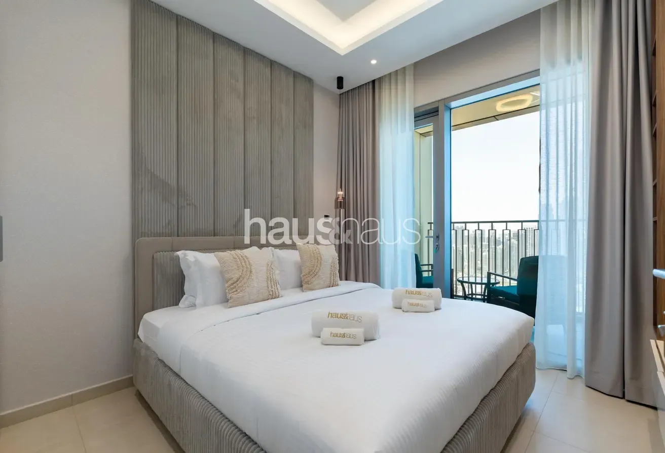 Luxurious 3BR | Burj Khalifa View | Maid’s Room