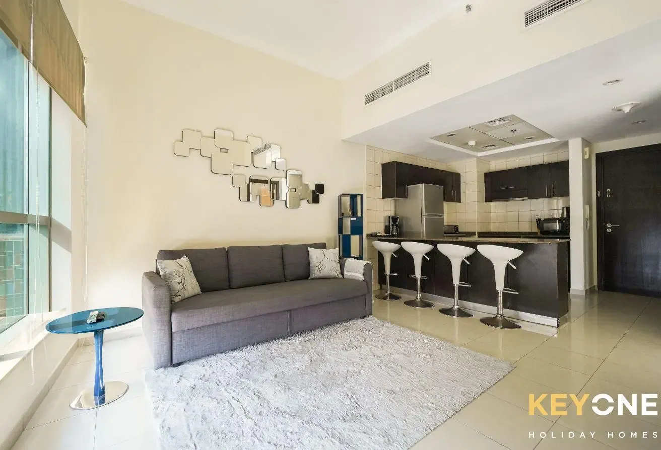 Contemporary 1BR with Full Marina View