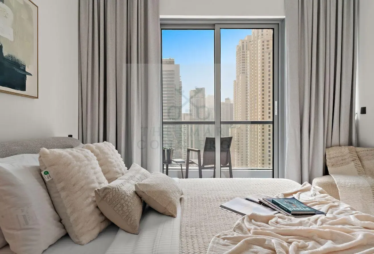 Curated & fully Upgraded 1 BR with Marina view!