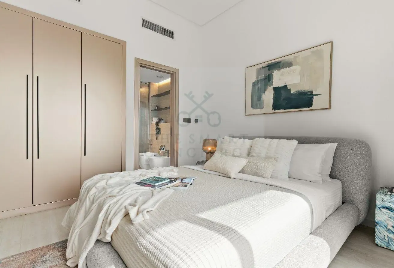 Curated & fully Upgraded 1 BR with Marina view!