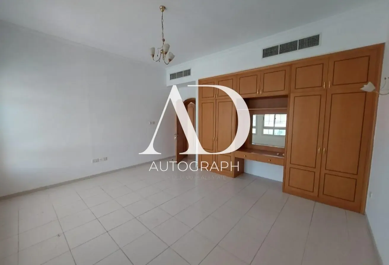 4 Bed Villa | Shared Pool | Gym | Prime Location