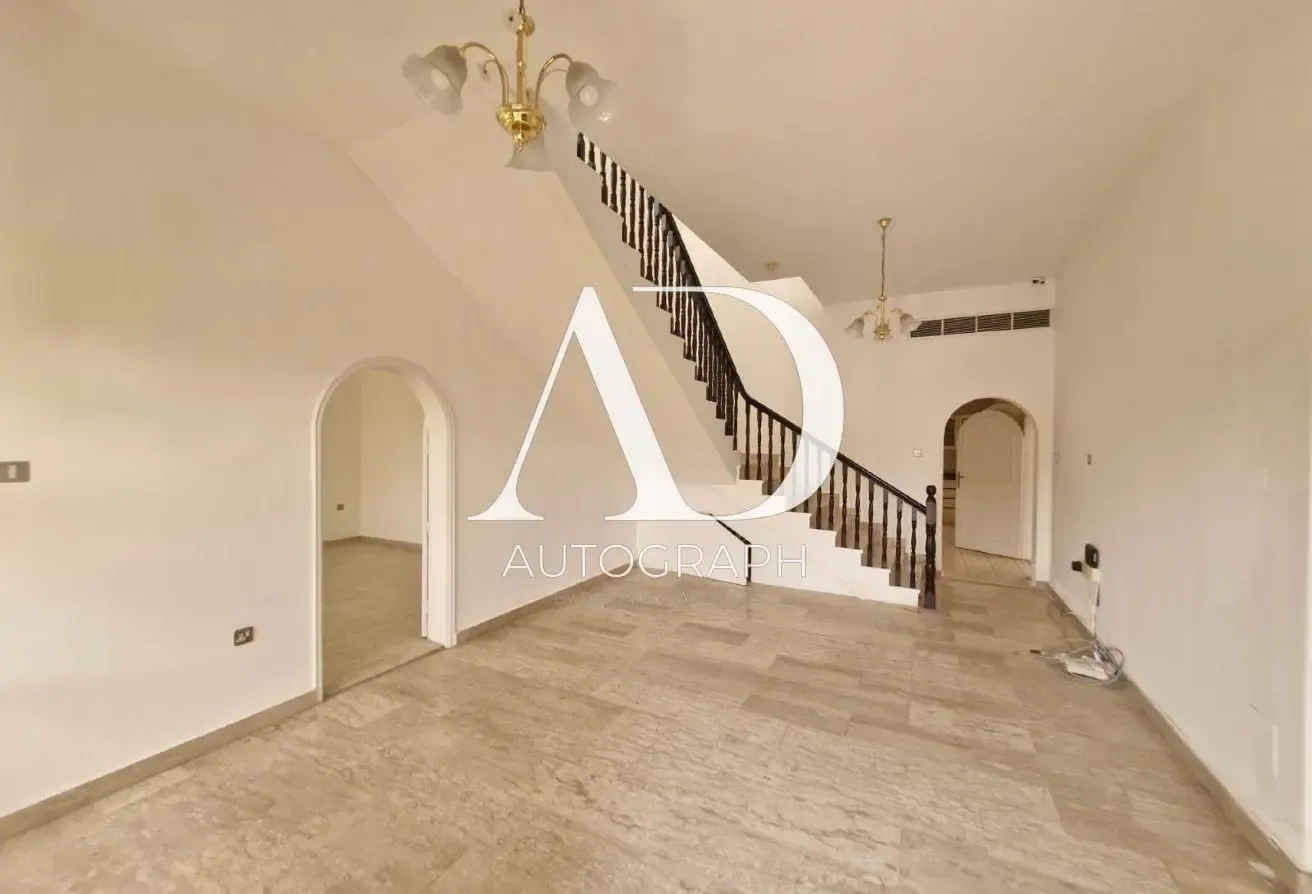 Independent Villa | 4 Bed | Private Pool | Garden