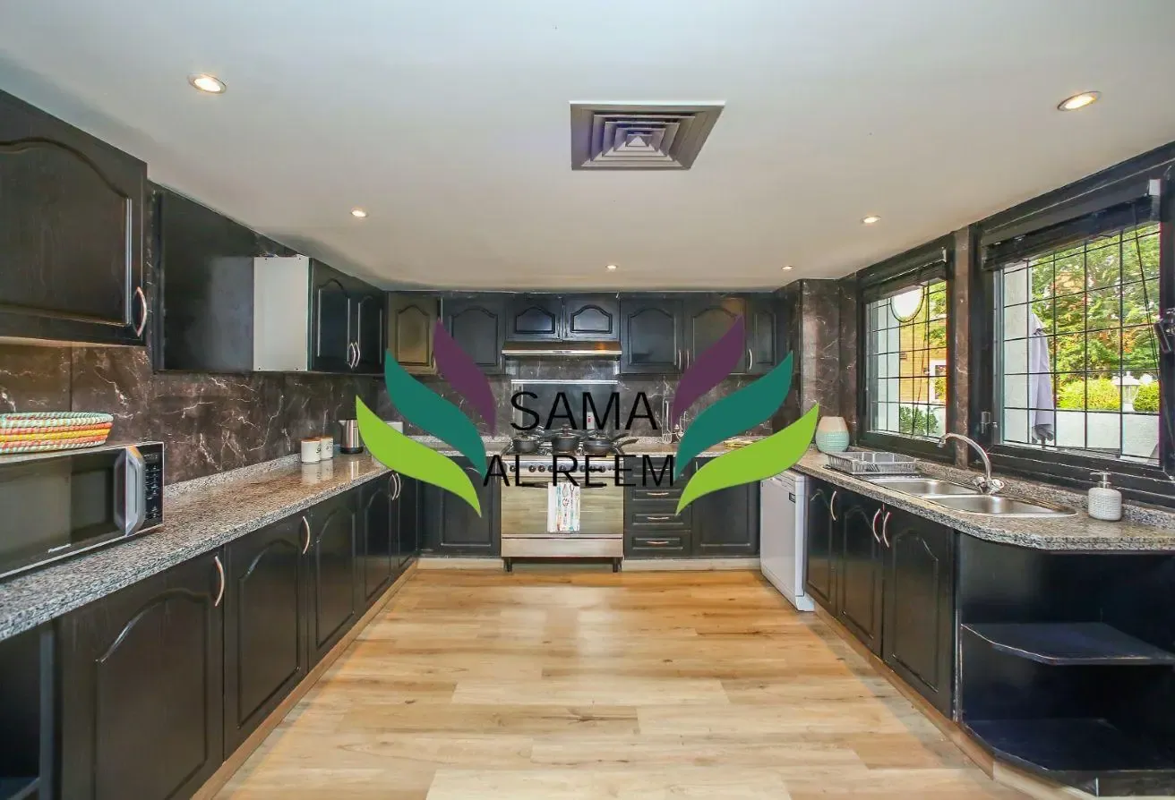 Upgraded | 4 Bed + Maid Compound Villa| Furnished