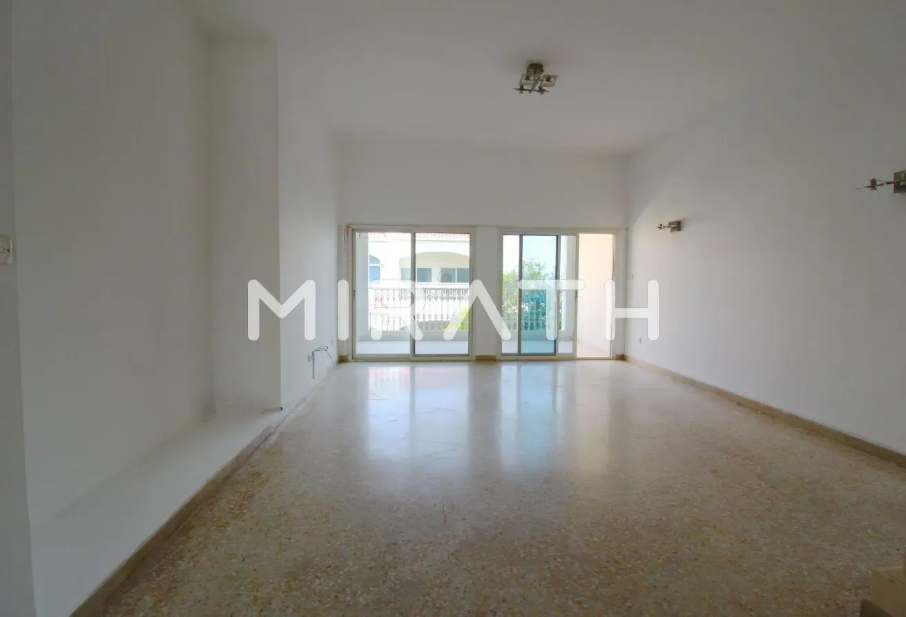WELL BUILT VILLA | PRIVATE GARDEN | MAID'S ROOM