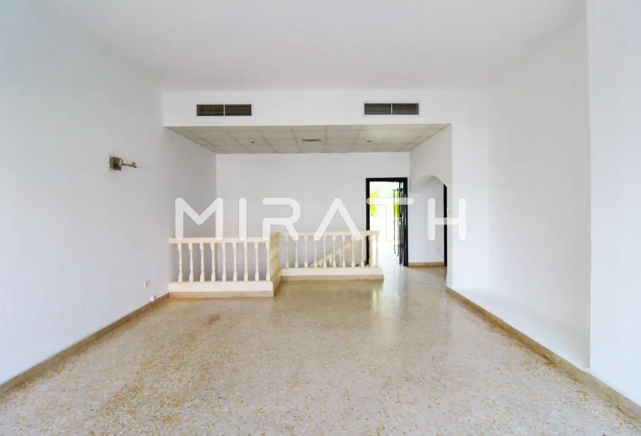 WELL BUILT VILLA | PRIVATE GARDEN | MAID'S ROOM