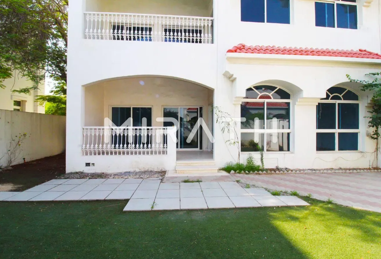 WELL BUILT VILLA | PRIVATE GARDEN | MAID'S ROOM