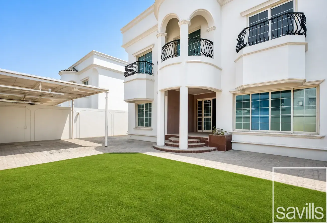Vacant Now | Swimming pool | Renovated kitchen