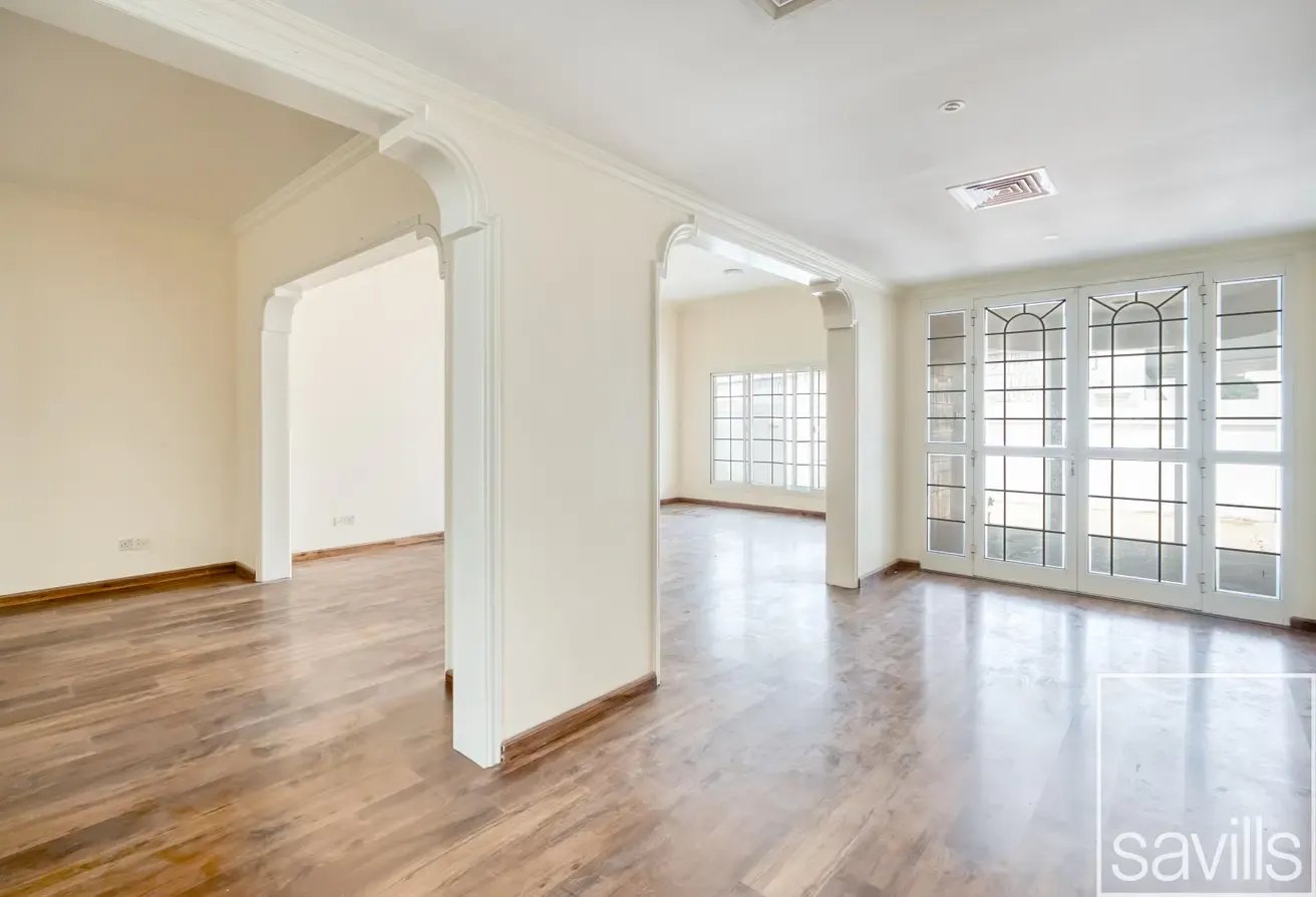 Vacant Now | Swimming pool | Renovated kitchen