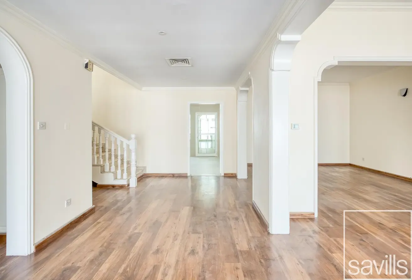 Vacant Now | Swimming pool | Renovated kitchen