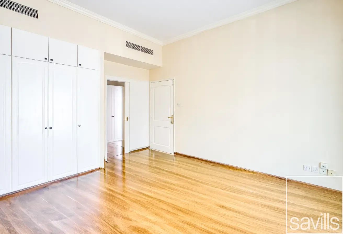 Vacant Now | Swimming pool | Renovated kitchen