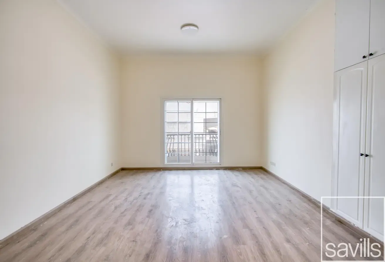 Vacant Now | Swimming pool | Renovated kitchen