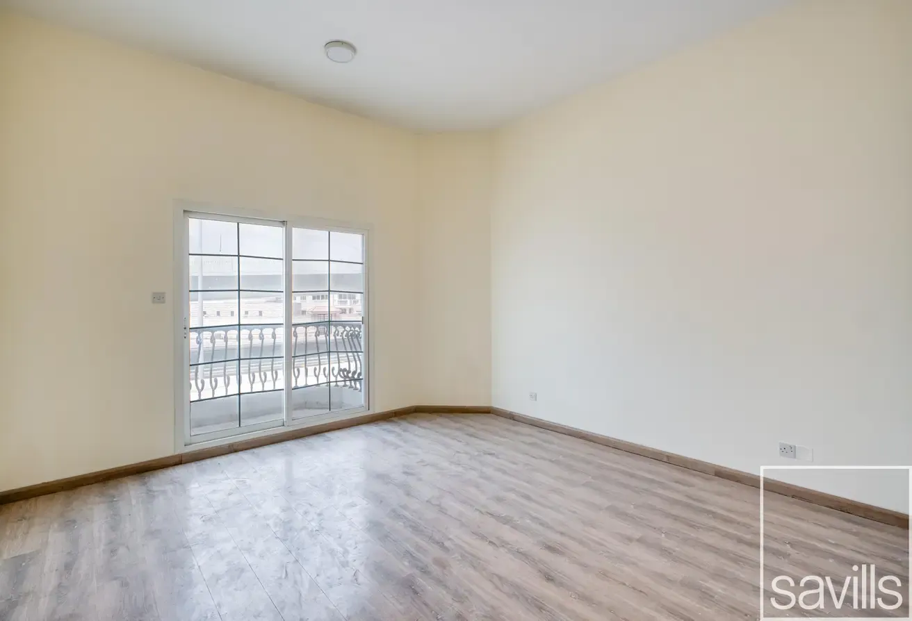 Vacant Now | Swimming pool | Renovated kitchen