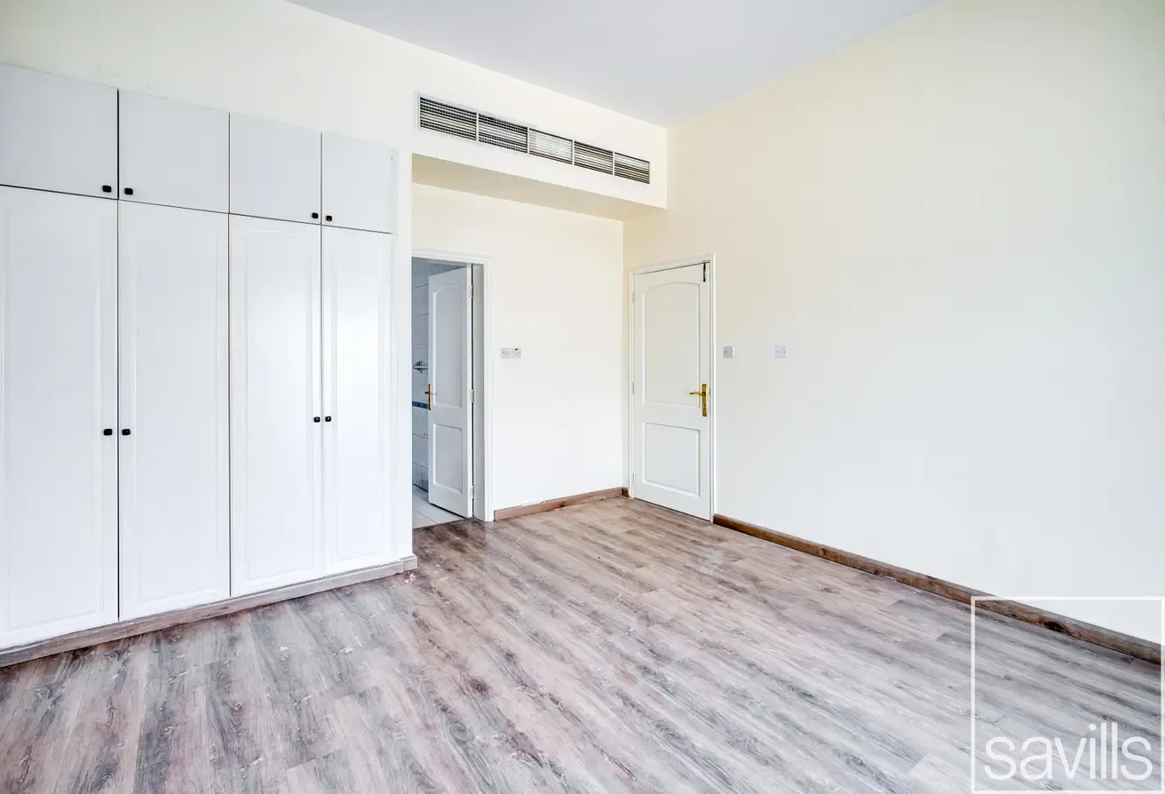 Vacant Now | Swimming pool | Renovated kitchen