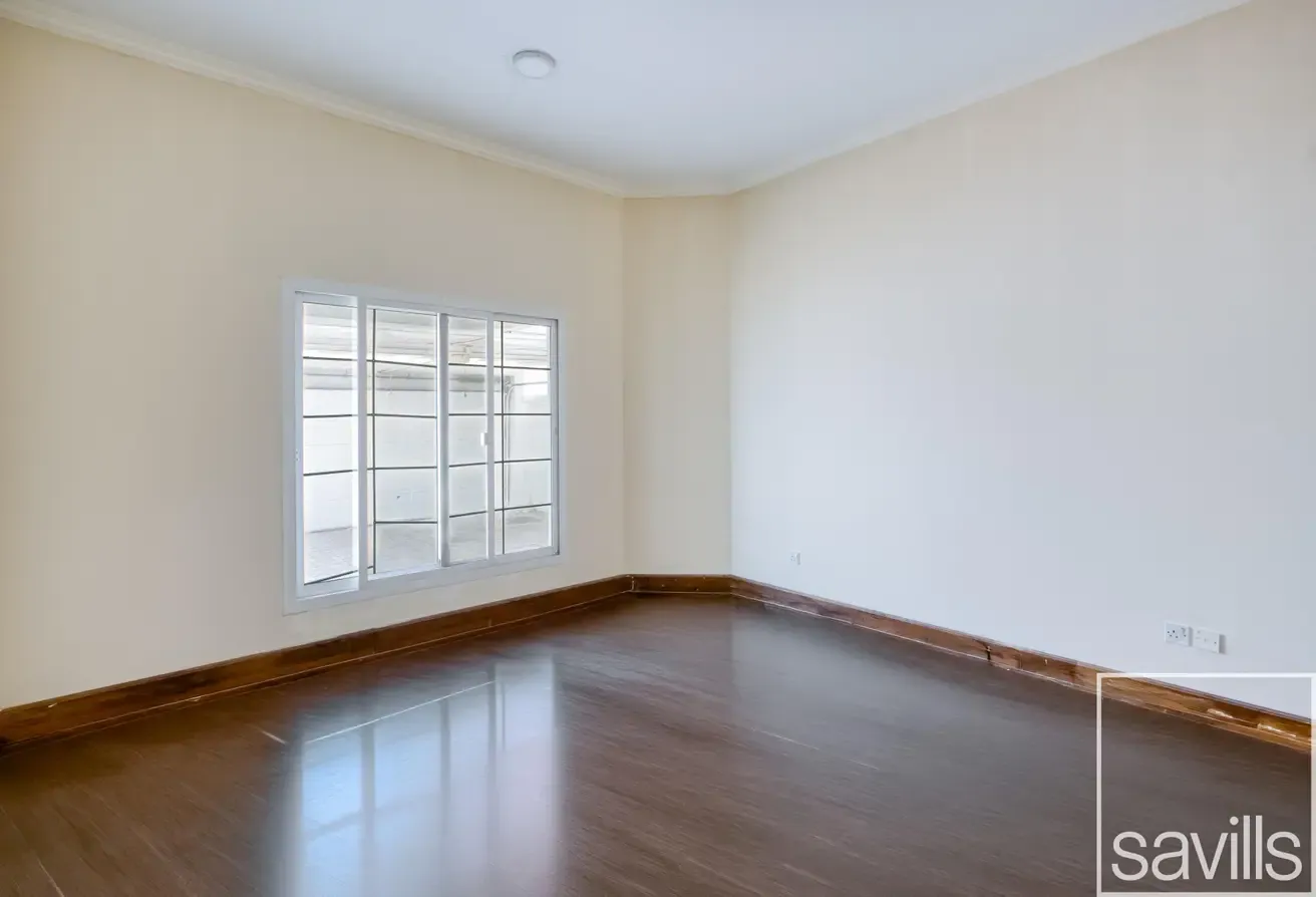 Vacant Now | Swimming pool | Renovated kitchen